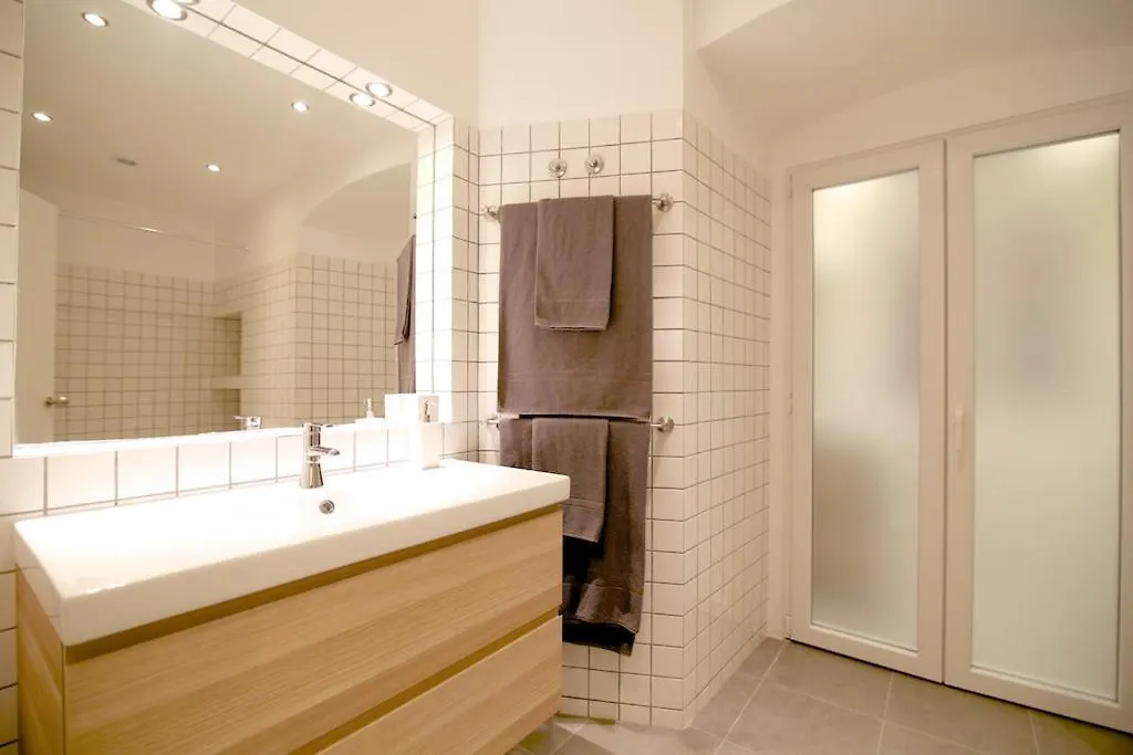 Cozy Apartment In Amazing Location! Lisbona Portogallo