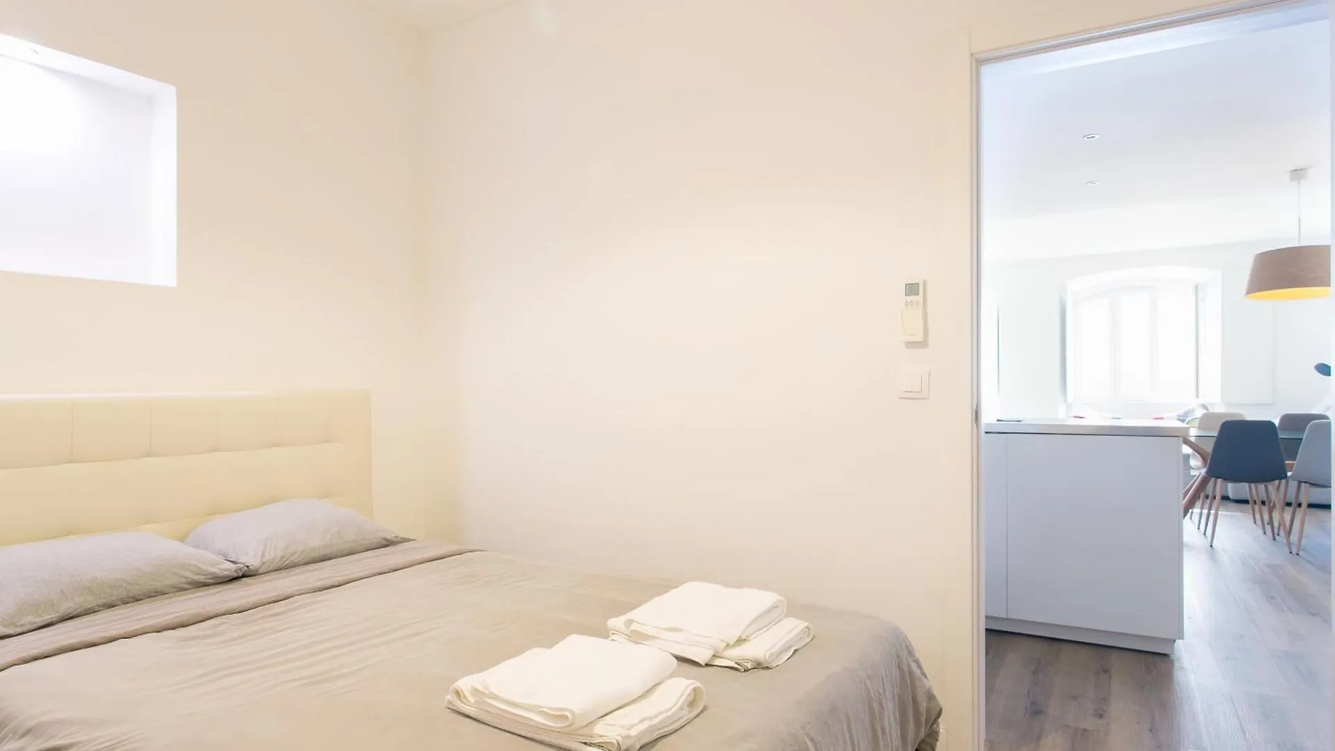 Cozy Apartment In Amazing Location! Lisbona