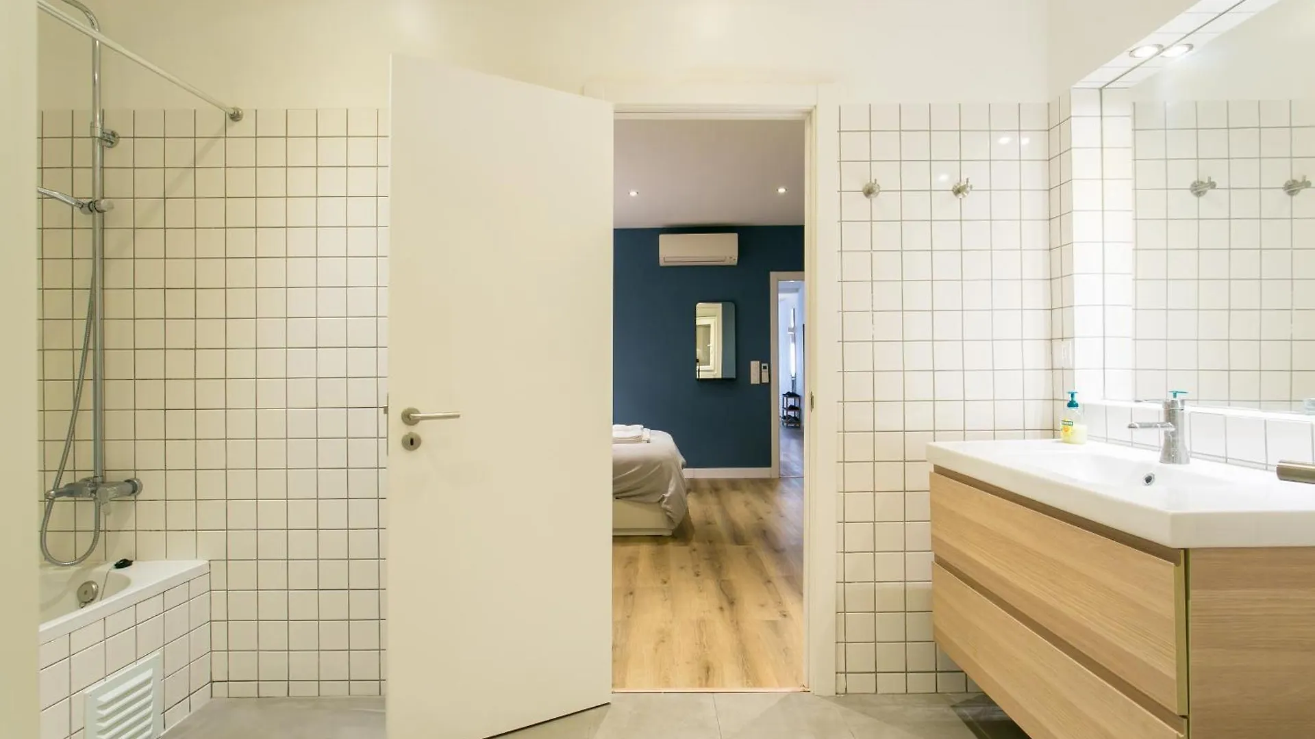 Cozy Apartment In Amazing Location! Lisbona